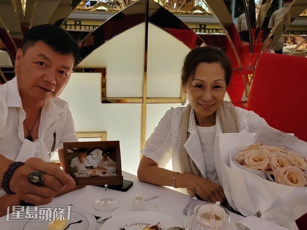 只想太太安心的艾威說，現在最大任務是令自己開心。