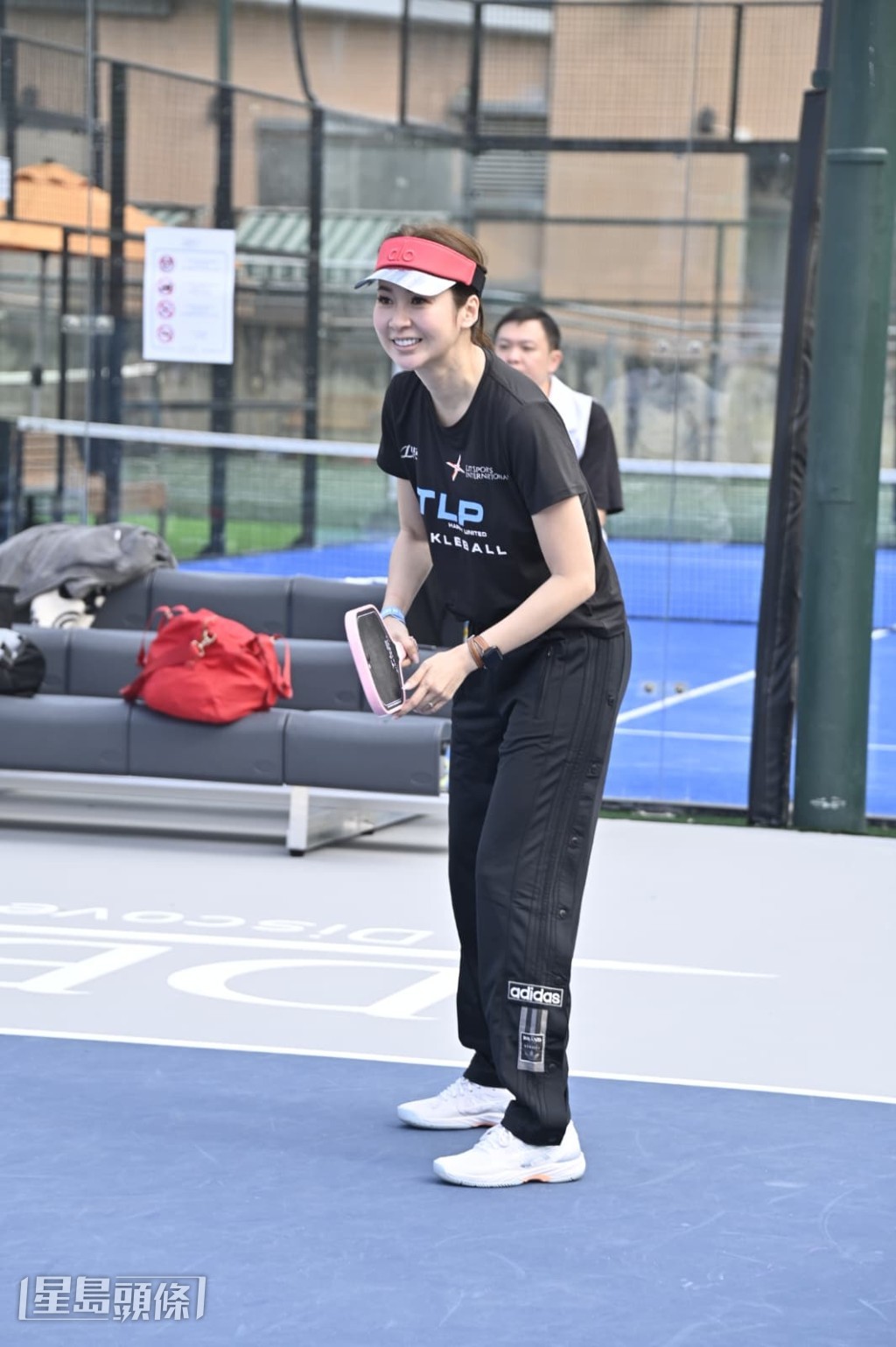 早前莊思敏曾在社交網上呻朋友借錢不還之餘,工作也被拖數,她指兩方面加起來有六位數。 早前莊思敏曾在社交網上呻朋友借錢不還之餘,工作也被拖數,她指兩方面加起來有六位數。