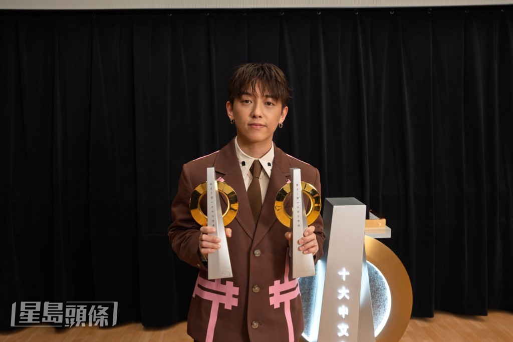 张天赋得“优秀流行歌手大奖”及金曲奖 张天赋得“优秀流行歌手大奖”及金曲奖