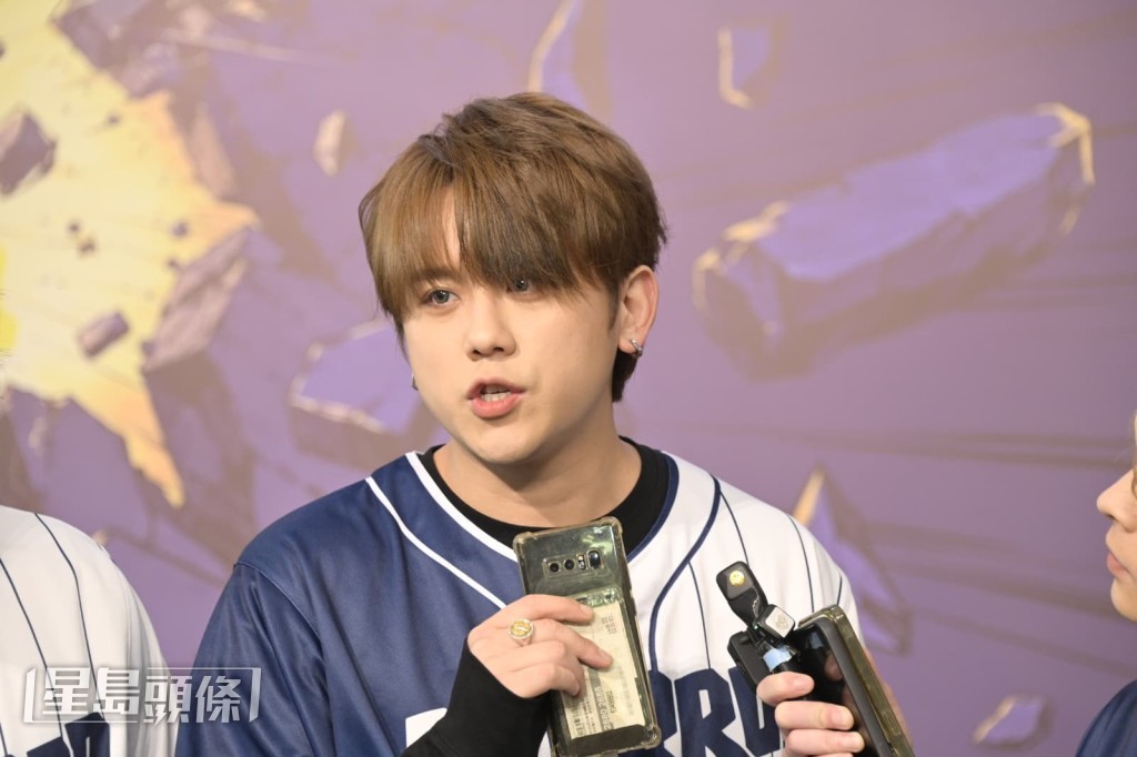 又表示大家也為了這個演唱會盡力做好準備。 又表示大家也為了這個演唱會盡力做好準備。