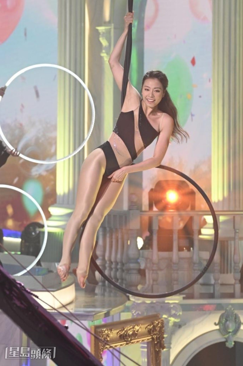 俞可程當年在港姐決賽大騷空中瑜伽,贏盡掌聲。 俞可程當年在港姐決賽大騷空中瑜伽,贏盡掌聲。