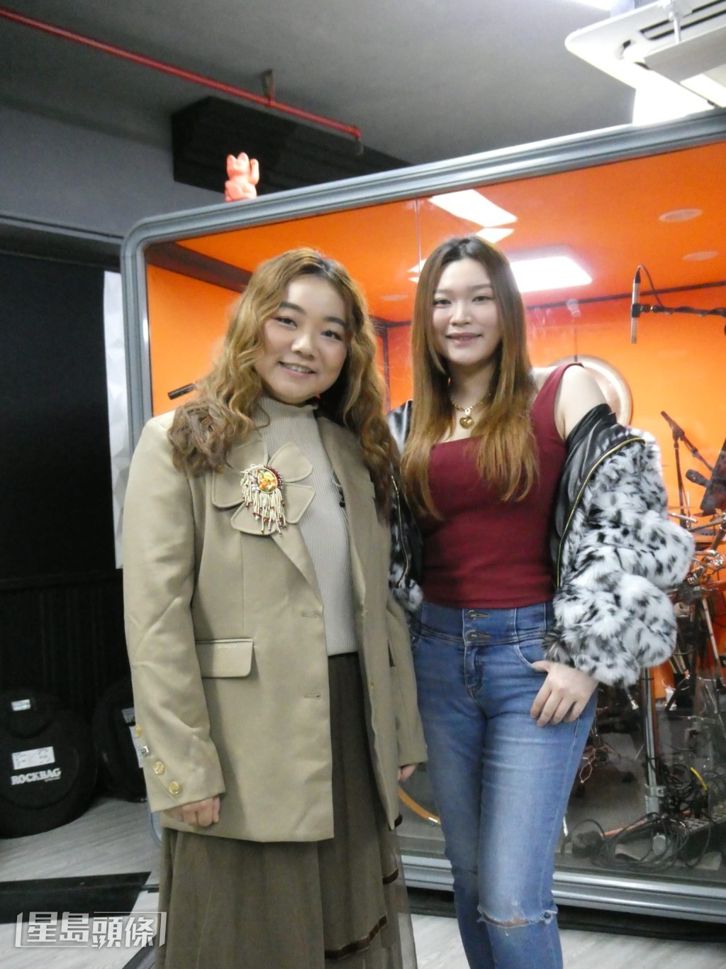 黃洛妍坦言賈思樂對音樂上要求高，從而他們才能達到水準，又笑謂這是開心的壓力。