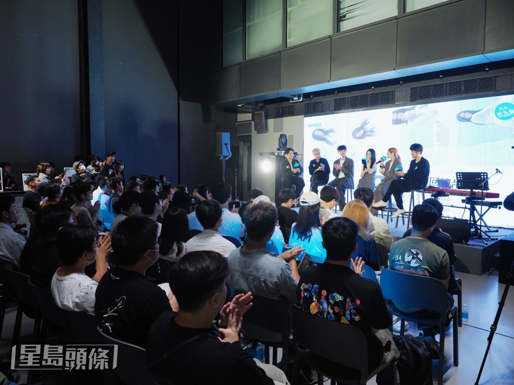 Cloud還邀請了唱片監製蘇道哲及MV導演麥曦茵分享合作趣事。