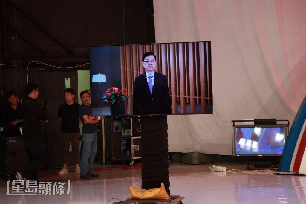 上星期特首在翡翠台亮相並以視像畫面參與TVB巴黎奧運直播基地啟動儀式。