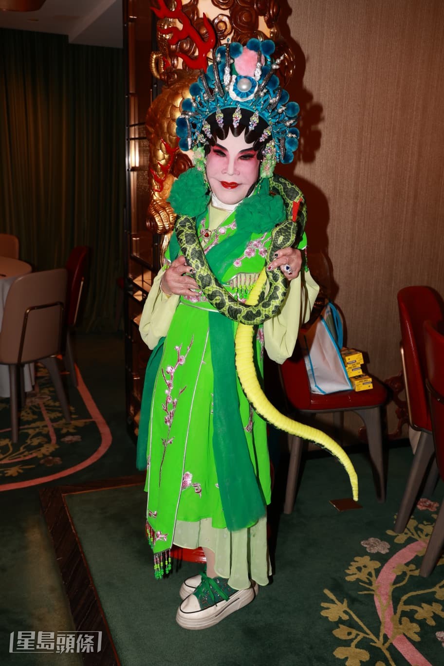 她被問到蘭桂坊人多擠迫,怕不怕會被撞到?她表示不怕。 她被問到蘭桂坊人多擠迫,怕不怕會被撞到?她表示不怕。