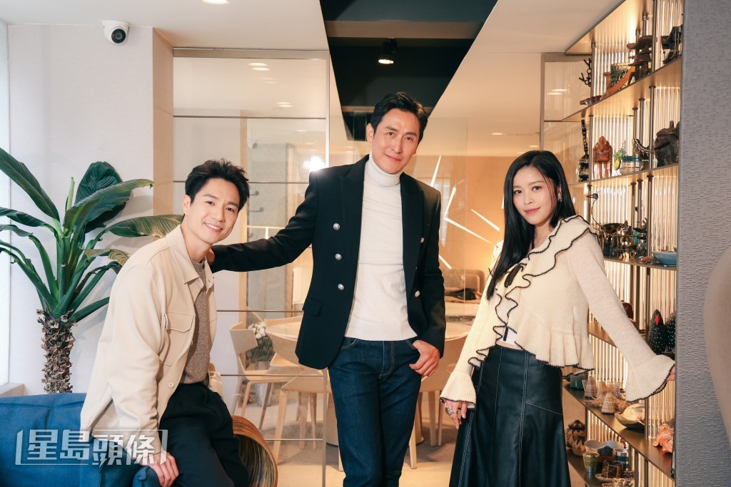 馬德鐘（中）、賴慰玲（右）與吳偉豪在《非常檢控觀》中組成「滅罪鐵三角」，戲內戲外都非常有默契。