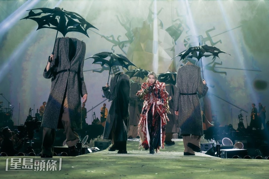 為了呈現寫了7年的音樂劇本,Jer於舞台設計及歌單上都花了不少心思。 為了呈現寫了7年的音樂劇本,Jer於舞台設計及歌單上都花了不少心思。