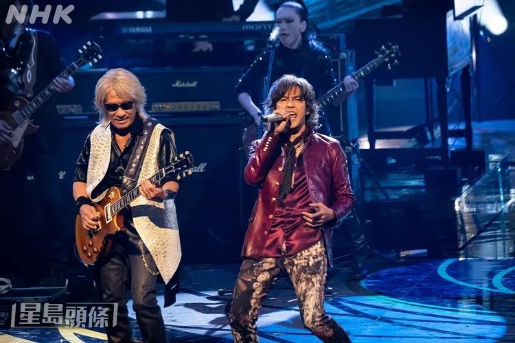 B’z在《紅白》的驚喜演出,據指連主持人與其他歌手都不知道。 B’z在《紅白》的驚喜演出,據指連主持人與其他歌手都不知道。