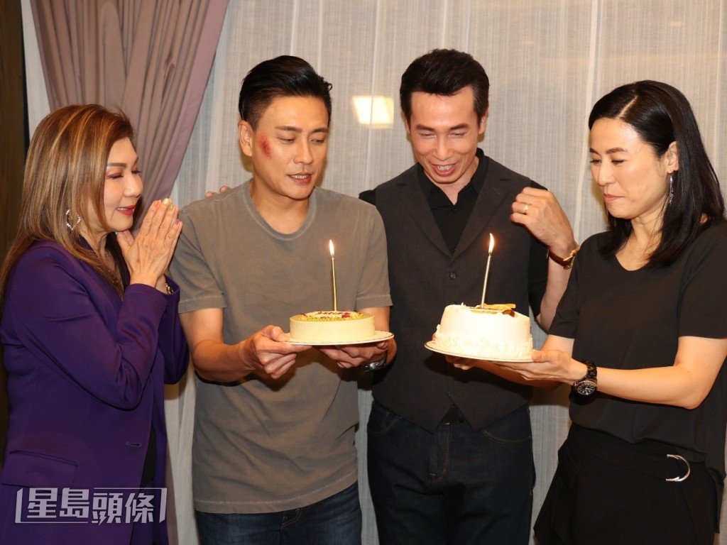 黄宗泽、乐易玲、宣萱一齐送上蛋糕及唱生日歌为他庆祝。