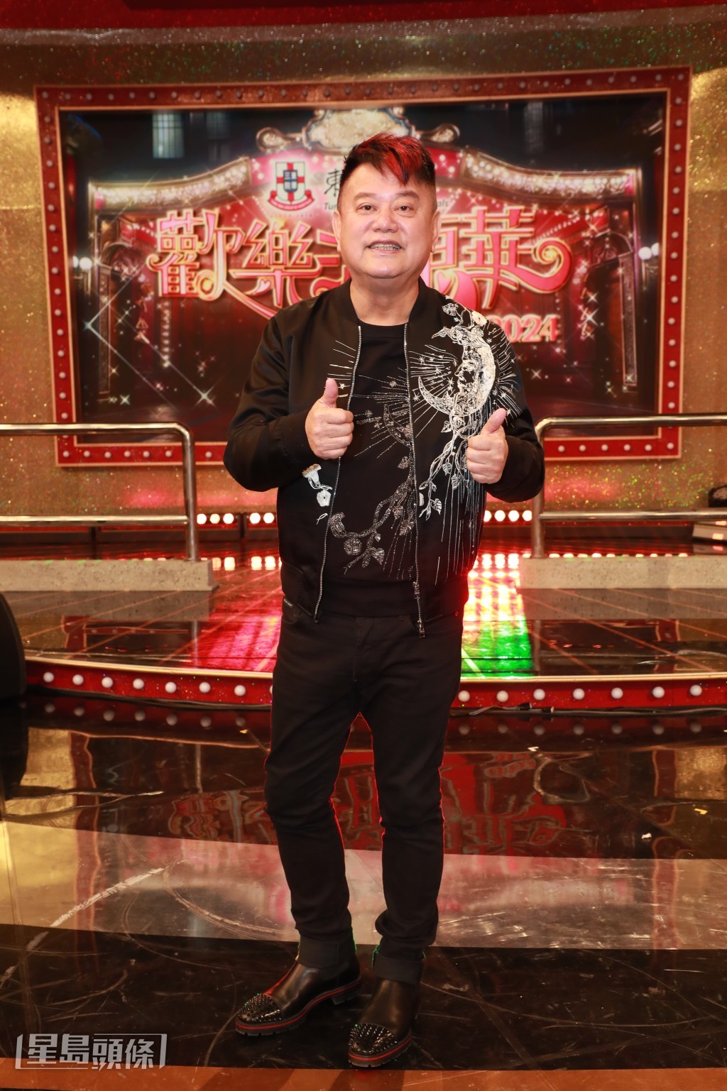 阿叻指現時網絡威力很強,始終電視有局限,收視幾好也只得幾百萬人觀看,不過網絡也是雙刃刀,一不小心就會好像「小楊哥」一樣犯錯。 阿叻指現時網絡威力很強,始終電視有局限,收視幾好也只得幾百萬人觀看,不過網絡也是雙刃刀,一不小心就會好像「小楊哥」一樣犯錯。