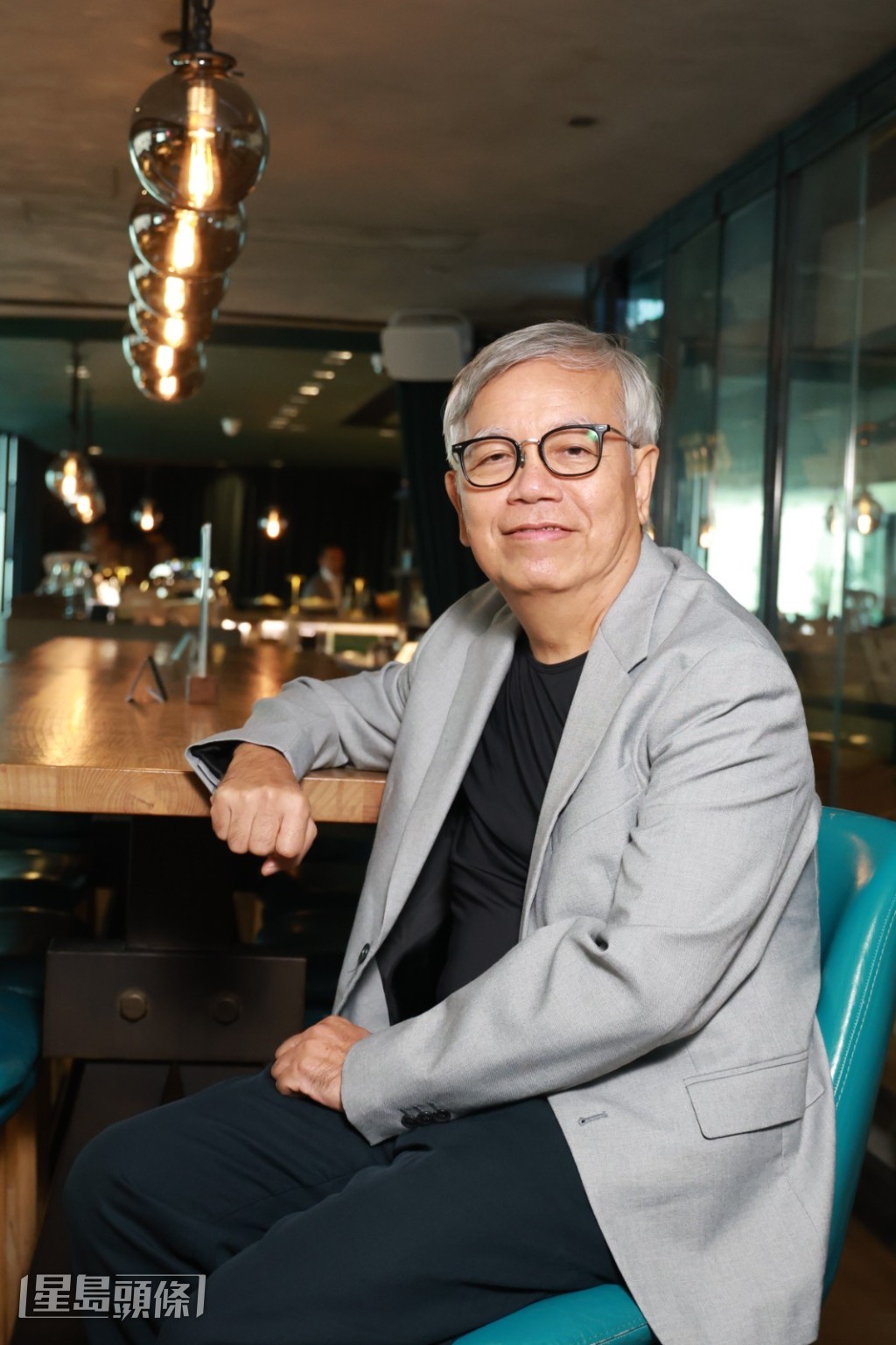 他坦言最喜歡做演員，可以演不同的角色。