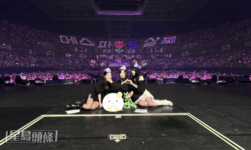 aespa昨晚的泰國巡唱只有Giselle、NingNing及Karina 3人演出。 aespa昨晚的泰國巡唱只有Giselle、NingNing及Karina 3人演出。