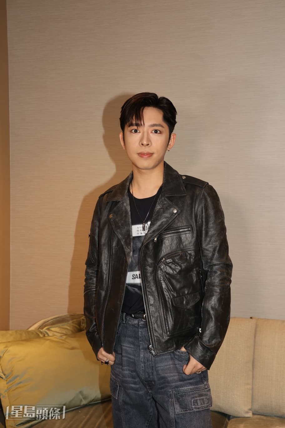 Edan一身型look現身活動。 Edan一身型look現身活動。