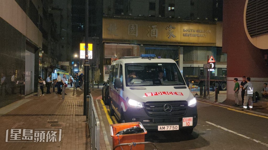 警員到場調查事件。黎志偉攝 警員到場調查事件。黎志偉攝