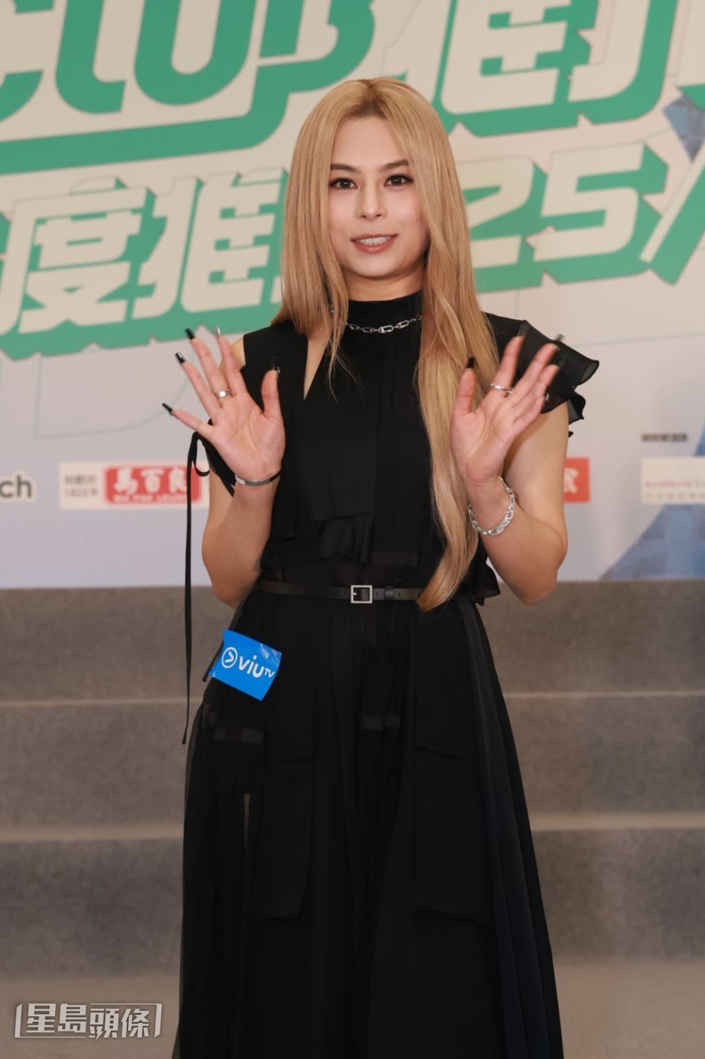 對於王雙駿辭任演唱會監製，問到可有影響士氣？Gin表示自己的部分未有受影響。