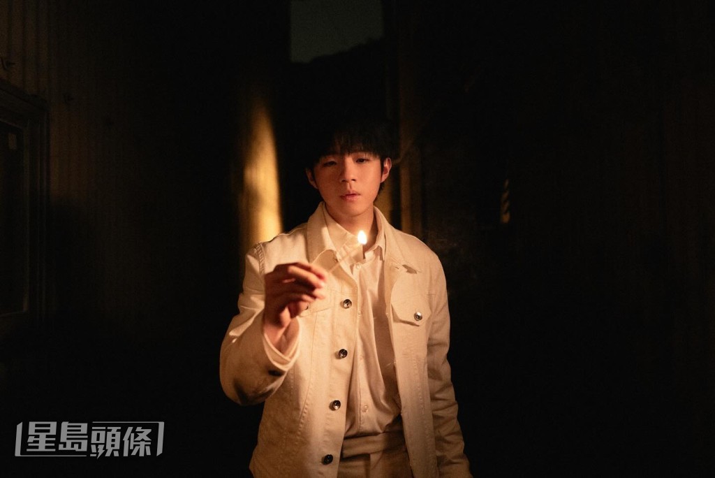 演唱會前推出了新歌《以孤獨命名》。