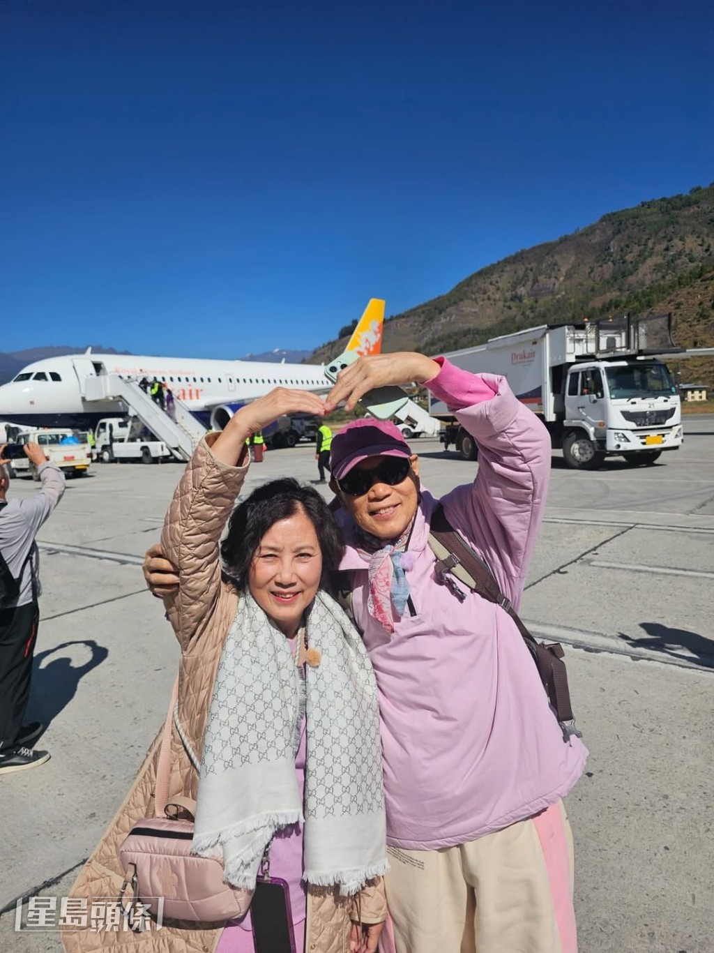 汪阿姐、家英哥今次寓工作於娛樂,來一場浪漫之旅。 汪阿姐、家英哥今次寓工作於娛樂,來一場浪漫之旅。