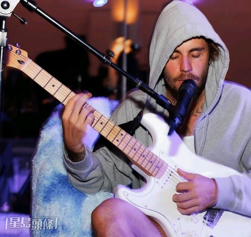 病後復出的Justin Bieber以半爆冷姿態共奪4項提名。 病後復出的Justin Bieber以半爆冷姿態共奪4項提名。