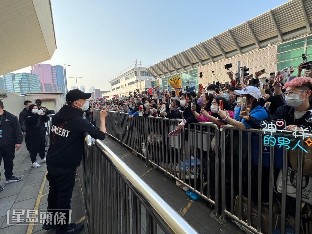 逗留超過10分鐘。