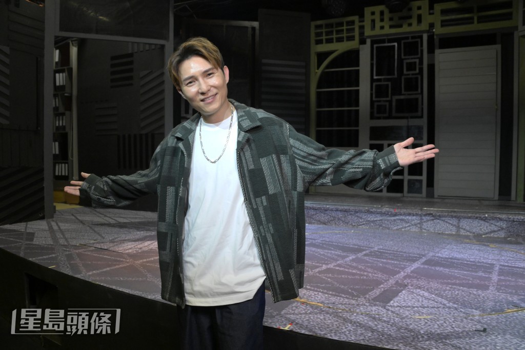 这次接下《小男人周记》音乐剧，扮演主角「梁宽」，对他而言实在是一项大挑战。