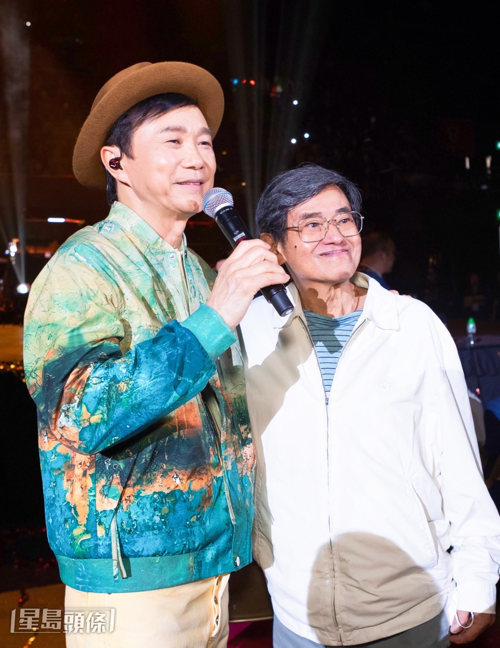 好友鄭國江也是座上客。