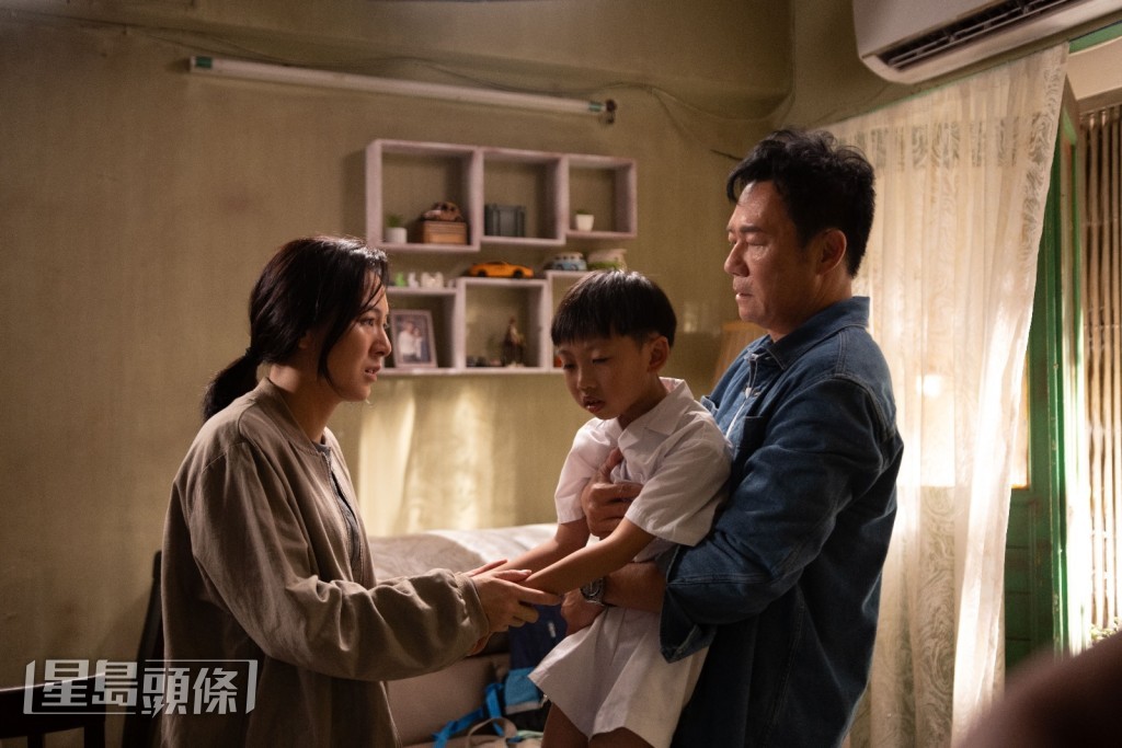 彭發讚她和張兆輝老夫少妻的配搭很有化學作用。 彭發讚她和張兆輝老夫少妻的配搭很有化學作用。
