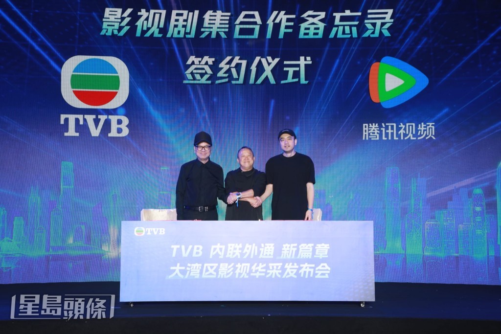 上月TVB宣布重拍《笑傲江湖》時,即時惹來網上熱議,大家都猜誰會飾演三大主角。 上月TVB宣布重拍《笑傲江湖》時,即時惹來網上熱議,大家都猜誰會飾演三大主角。