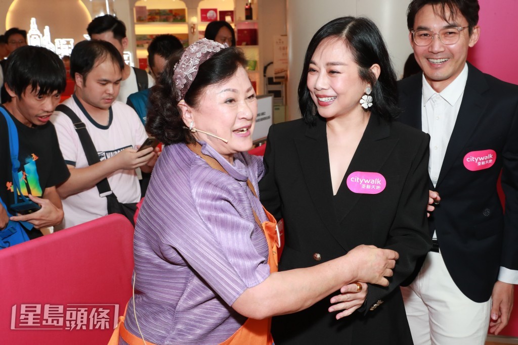 黃淑儀感謝陳松伶與老公張鐸支持! 黃淑儀感謝陳松伶與老公張鐸支持!
