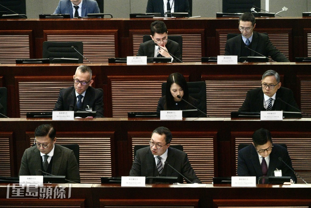 政府向议员简介《基本法》23条立法的咨询文件内容。卢江球摄