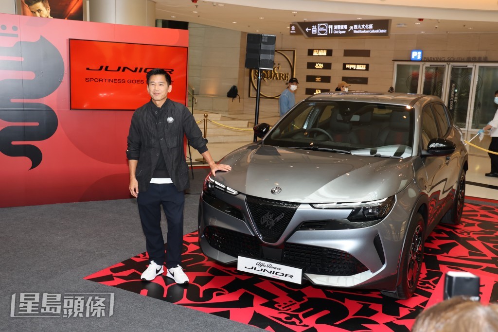 不過他就表示接汽車品牌工作好大壓力。 不過他就表示接汽車品牌工作好大壓力。