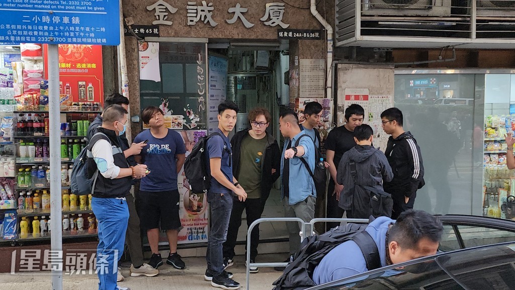 警方當場拘捕三名男子。黃文威攝
