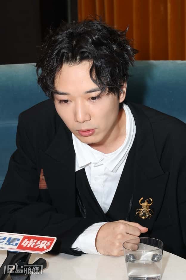 蔡瀚億近來忙於演出另一舞台劇《我推的男子》，12月又要演出《等待果陀》，可說是一劇接一劇。