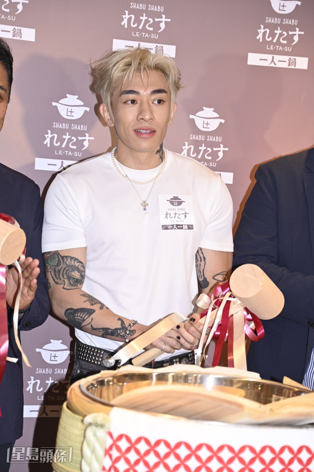 Tyson 笑言太太成副身家已給他,可能過幾年自己會「吃軟飯」。 Tyson 笑言太太成副身家已給他,可能過幾年自己會「吃軟飯」。