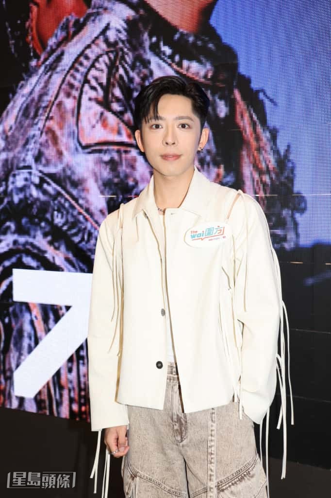 提到MIRROR隊友Jer(柳應廷)的演唱會海報被批評設計欠缺美感,Edan坦言審美好主觀。 提到MIRROR隊友Jer(柳應廷)的演唱會海報被批評設計欠缺美感,Edan坦言審美好主觀。