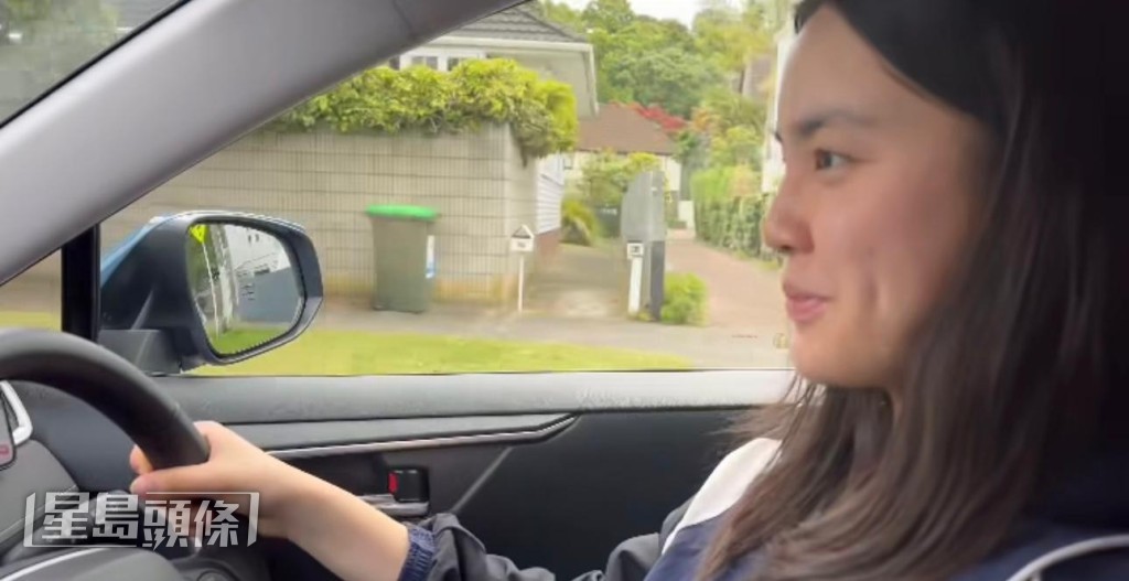 Chantel公開揸車的照片。 Chantel公開揸車的照片。