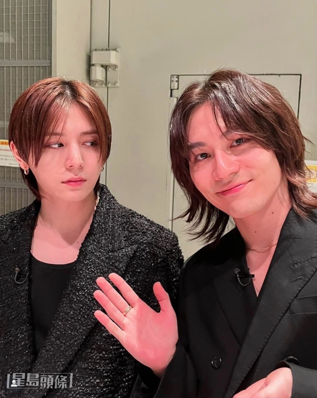 松田元太（右）與山田涼介合照，Travis Japan成員指跟師兄山田涼介很熟絡。