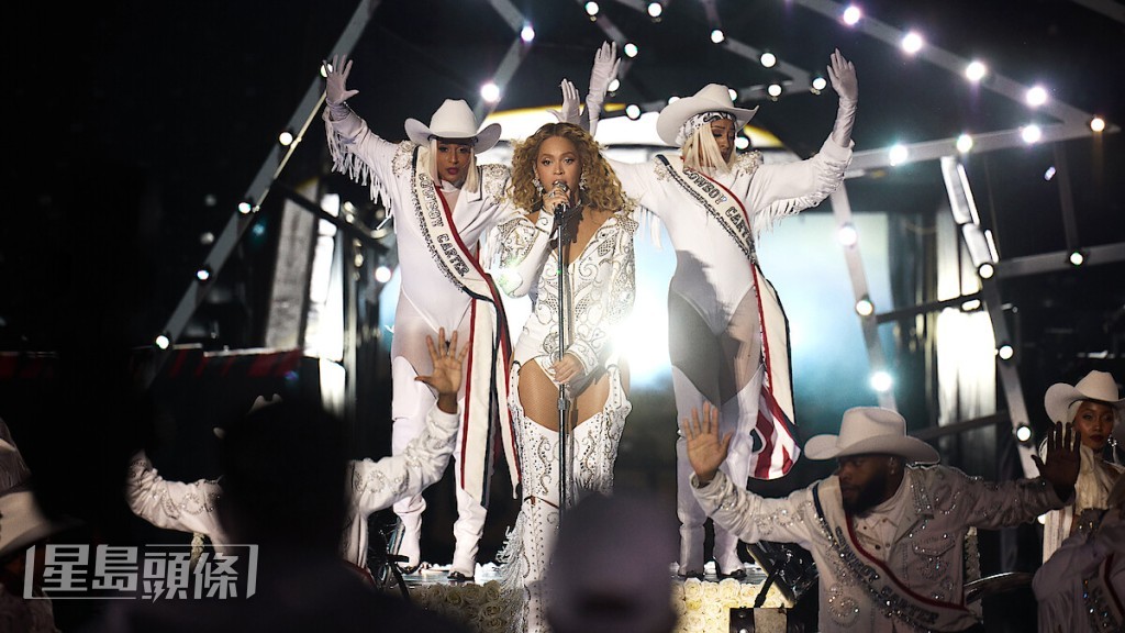 樂壇天后Beyonce在NFL聖誕大戰中場騷的演出,獲提名最佳綜藝特備節目(直播)。 樂壇天后Beyonce在NFL聖誕大戰中場騷的演出,獲提名最佳綜藝特備節目(直播)。
