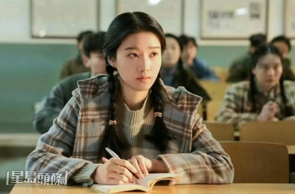 盧昱曉在舊作《小巷人家》中,也是扮演一名建築師。 盧昱曉在舊作《小巷人家》中,也是扮演一名建築師。