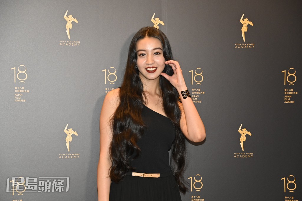 光希有留意《九龍城寨之圍城》。 光希有留意《九龍城寨之圍城》。