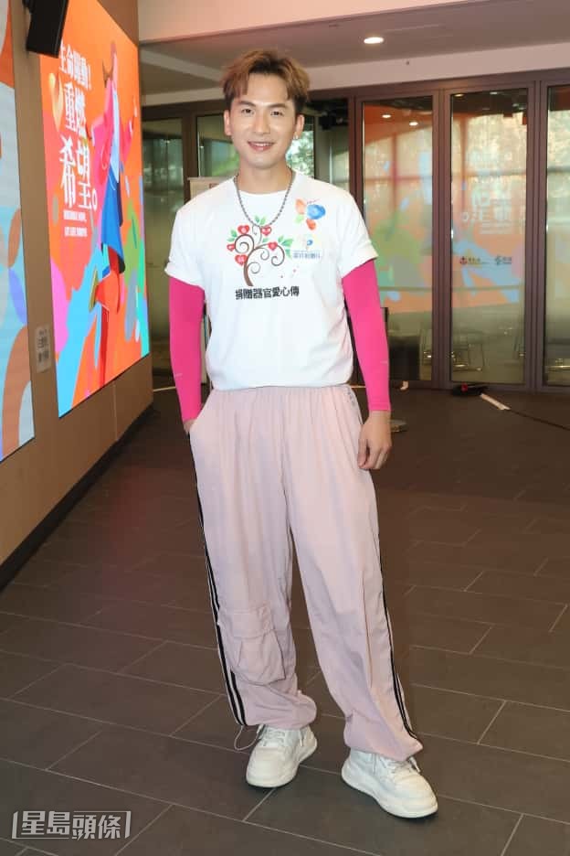 女兒每次知他離開就會喊一輪。