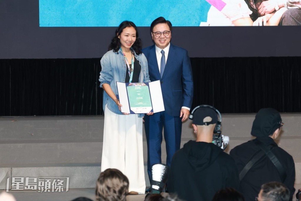 她表示《38.83》故事講及自己外婆。 她表示《38.83》故事講及自己外婆。