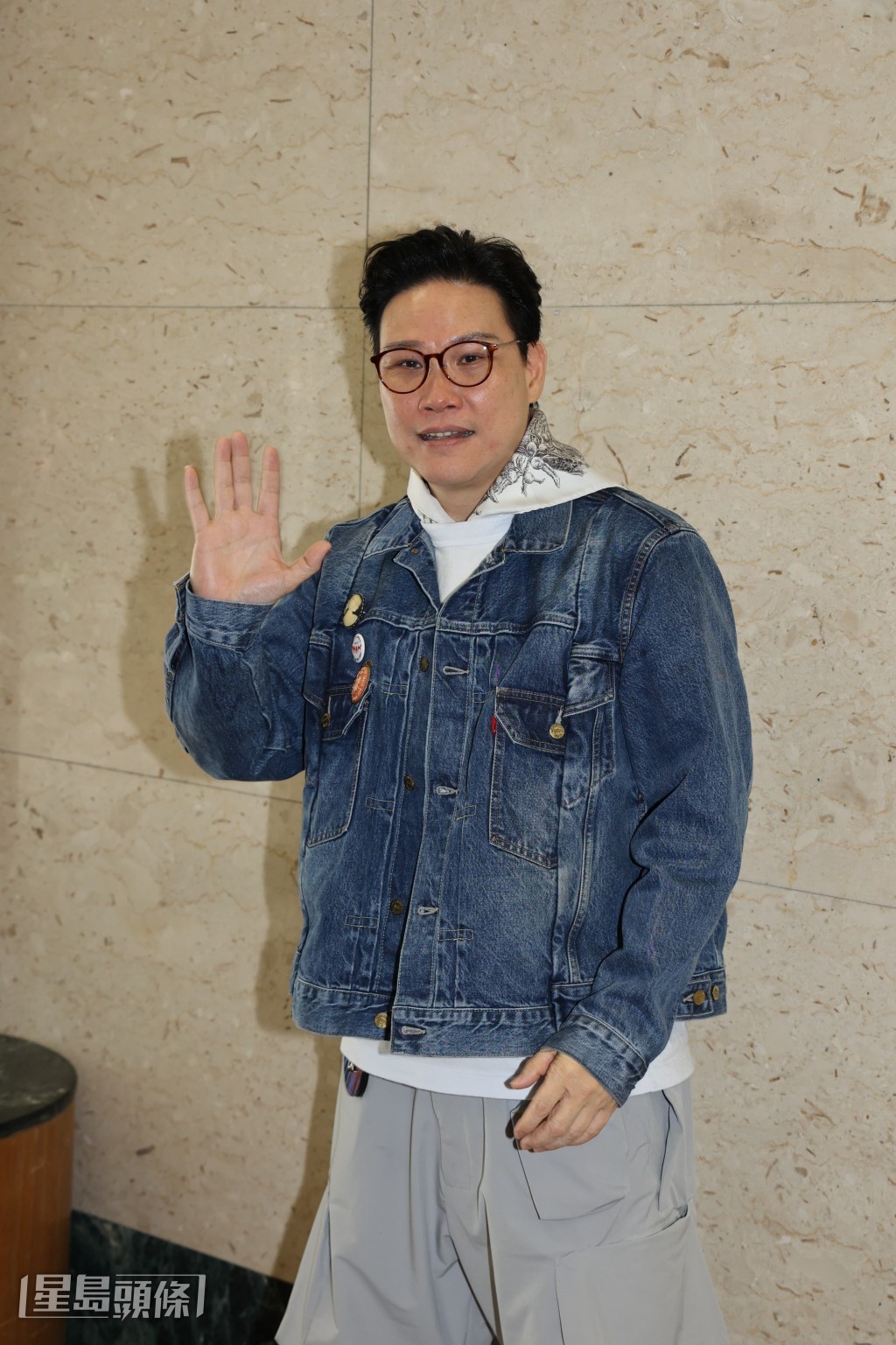 蘇永康提議今次著花衫。