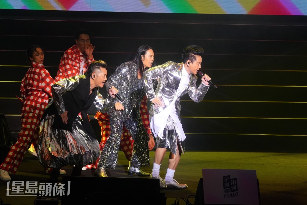 詩雅指本身也有開船牌,但登上海關船的駕駛倉還是首次! 詩雅指本身也有開船牌,但登上海關船的駕駛倉還是首次!