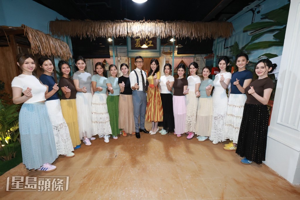 History Gallery進行當日最後一輪拍攝,但14位佳麗不但全程未見疲態 History Gallery進行當日最後一輪拍攝,但14位佳麗不但全程未見疲態
