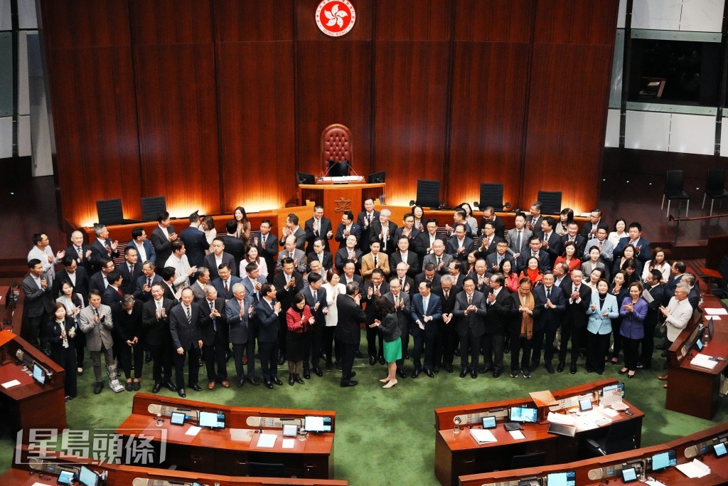 議員大合照。汪旭峰攝 議員大合照。汪旭峰攝