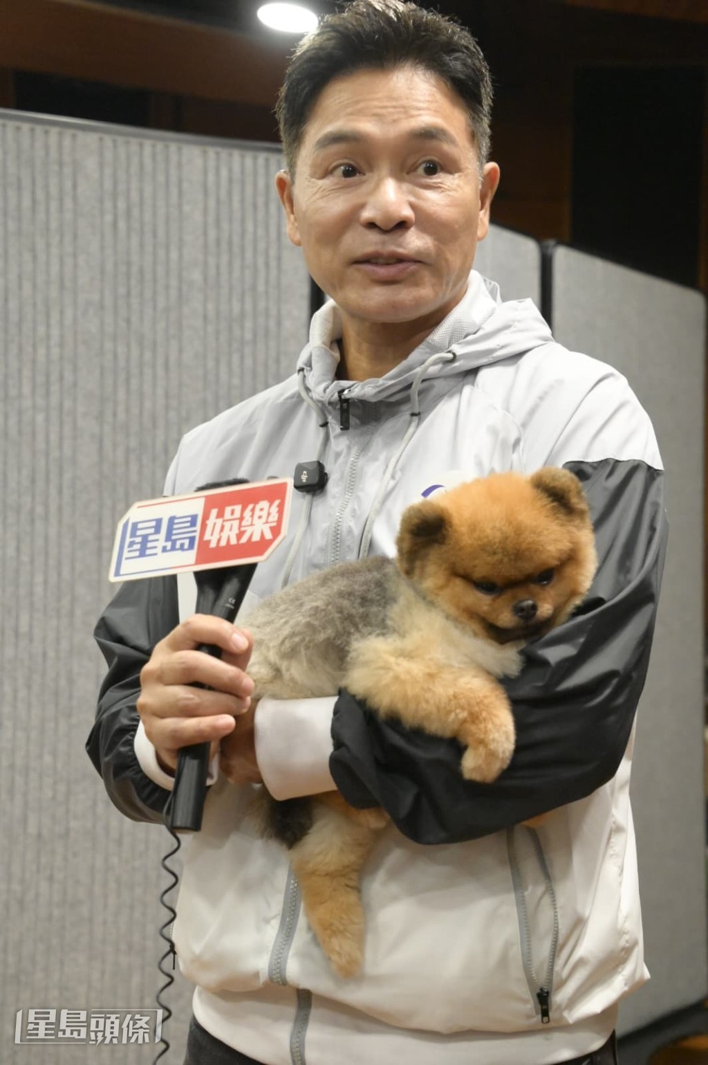 回復自由身的他開始尋回自己的生活。