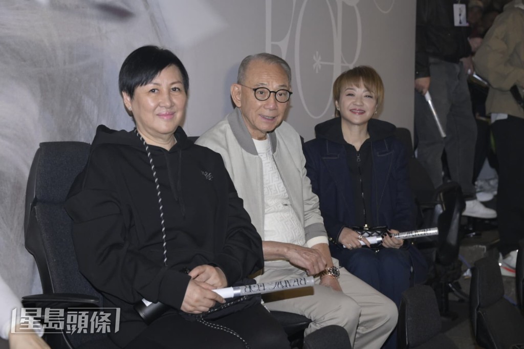 吸引了老闆楊受成博士及太太、陳慧嫻撐場。