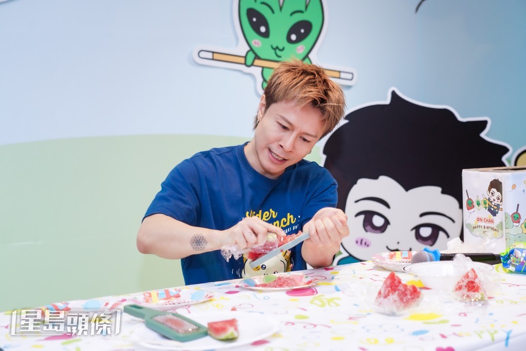 生日正日，安仔表示會去踢足球。