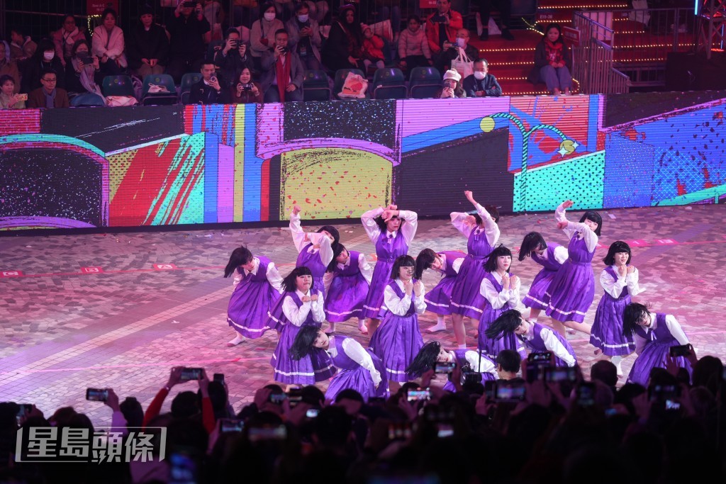 日本當紅女子舞團Avantgardey亮相,表演YOASOBI大熱歌曲《IDOL》。 日本當紅女子舞團Avantgardey亮相,表演YOASOBI大熱歌曲《IDOL》。