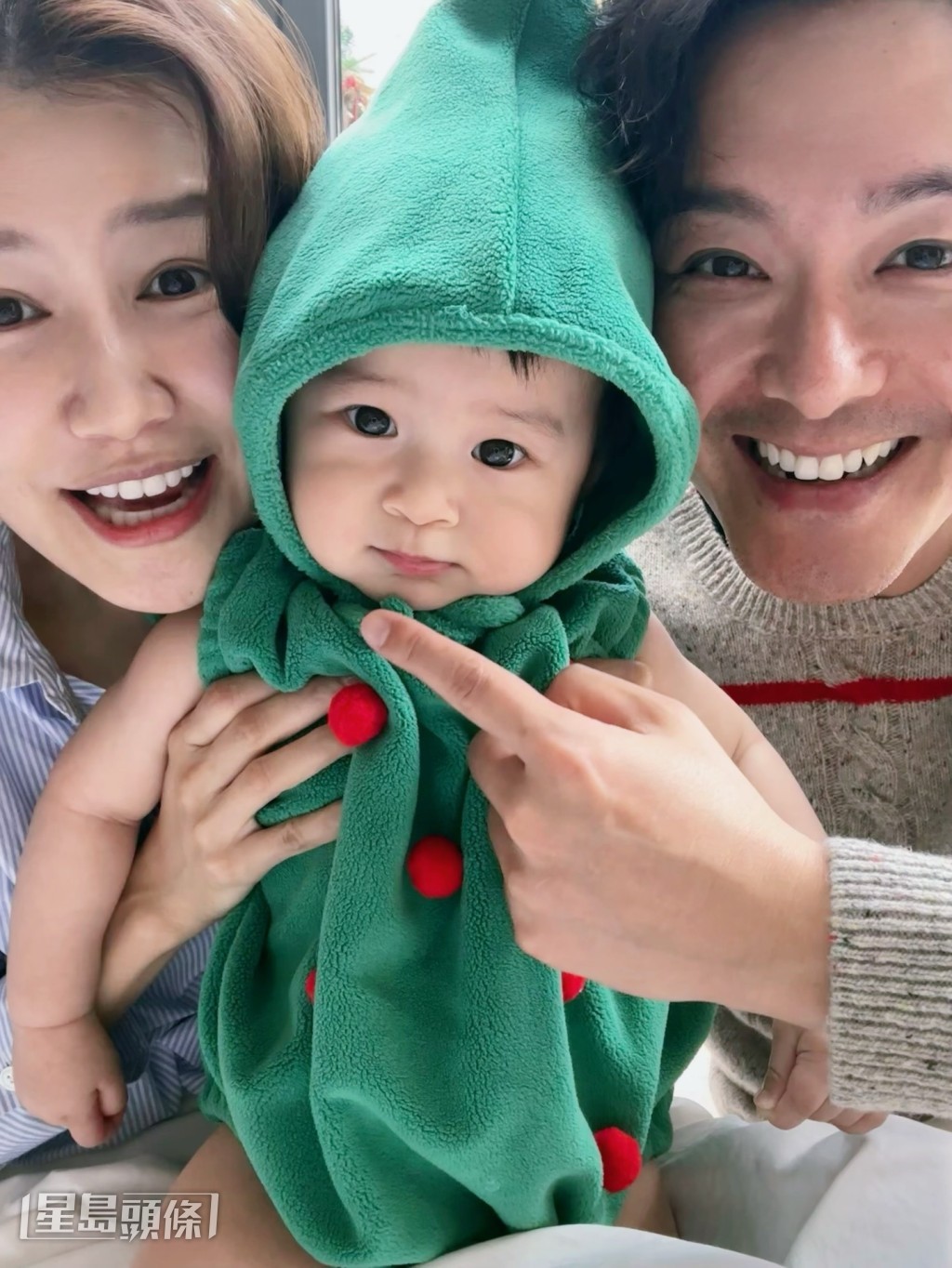 阿蕭、翠如榮升父母後親力親為照顧「蕭哈哈」。